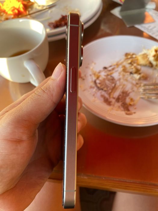 Продам Iphone 15pro