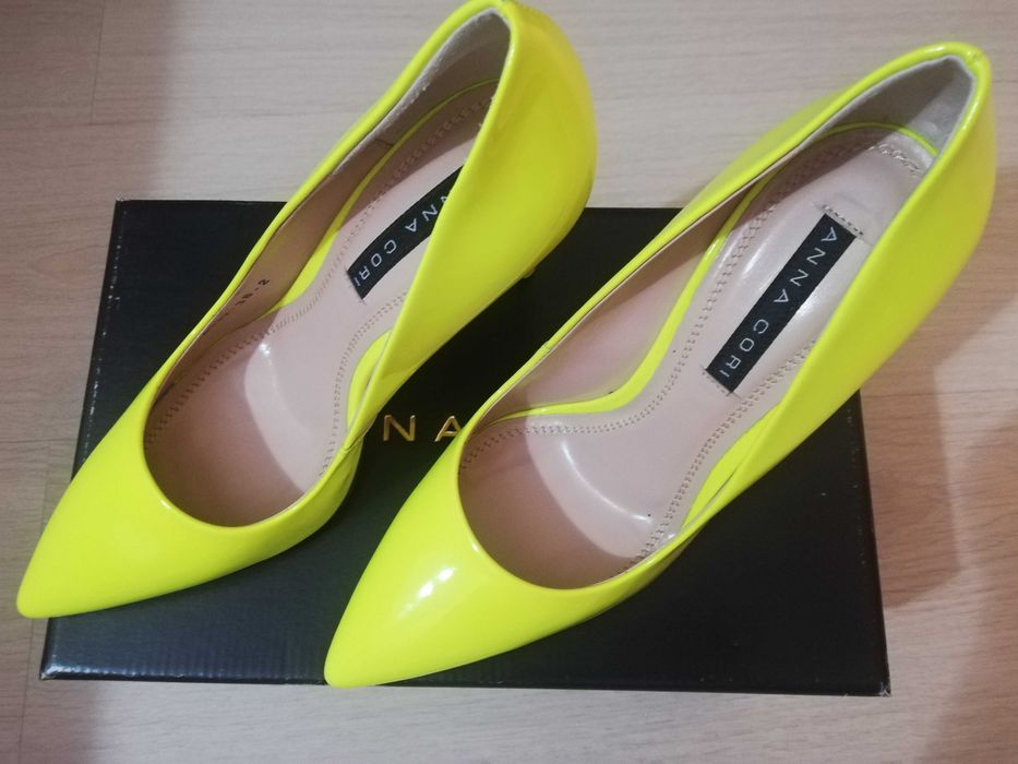 Pantofi stiletto Anna Cori noi, EU 38, piele lacuită, galben fluo