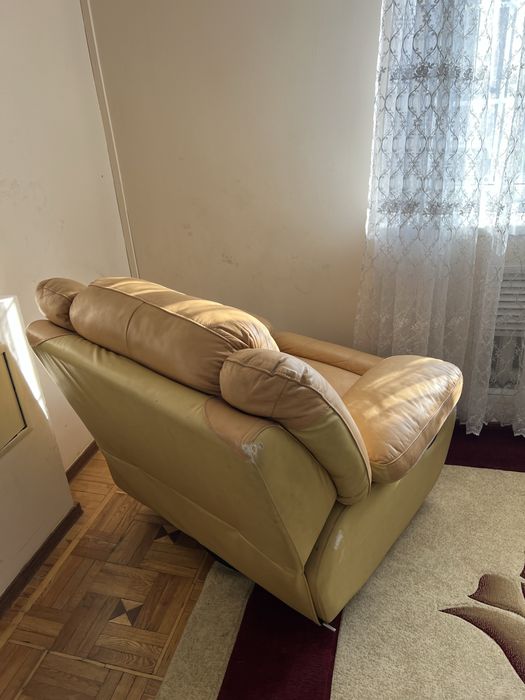 Кресло качалка кожаная