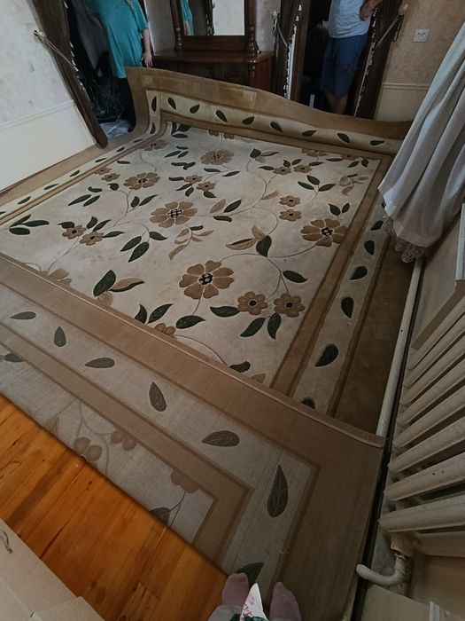 Ковер 5 м на 4 м.