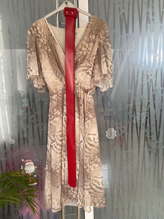 Rochii elegante marimi 44 46 48 50 din voal  130 lei