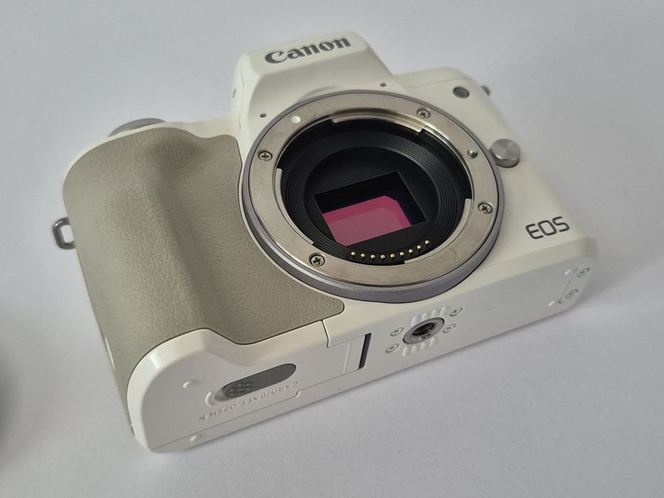 Aparat Canon M6