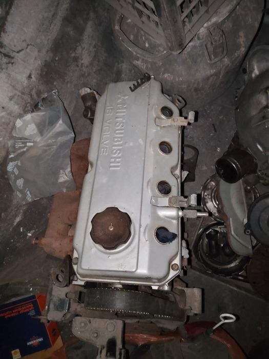 Запчасти Mitsubishi Colt.
