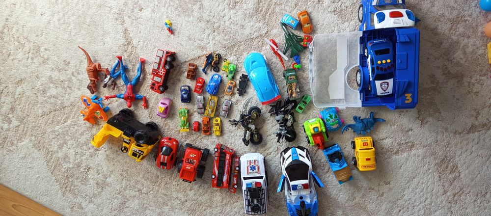 Играчки колички и други