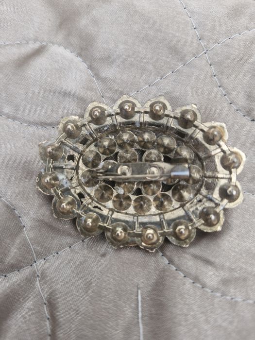 Продается брошка из жемчуга