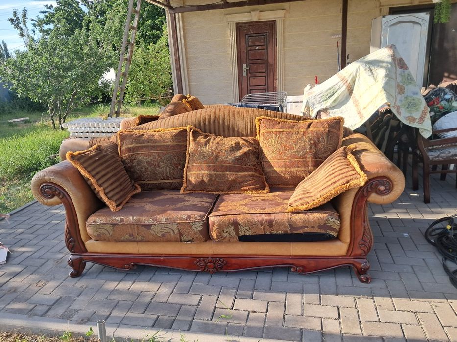 Диван продам хорошым состояние