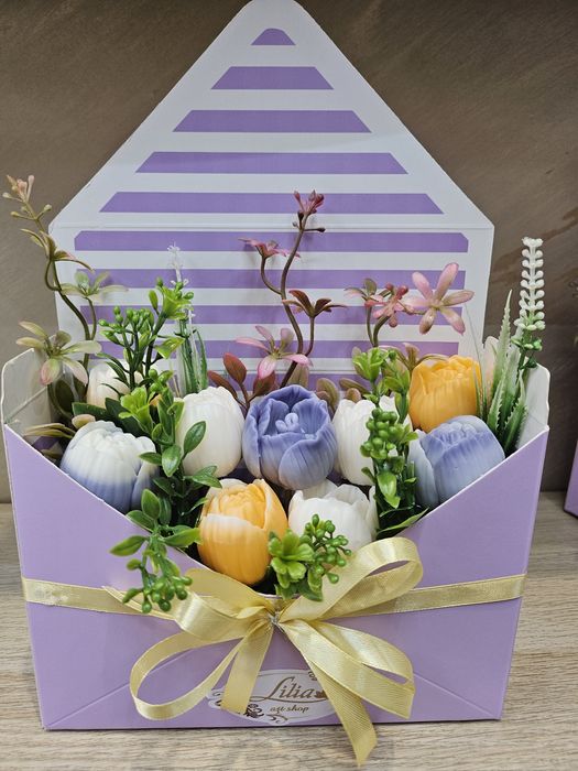 Ръчно изработени букети и кашпи от глицеринов сапун