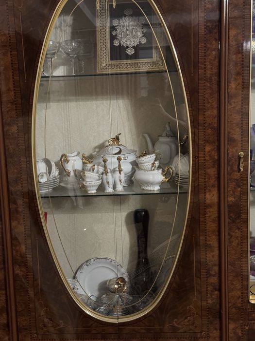 Классический Шкаф-витрина