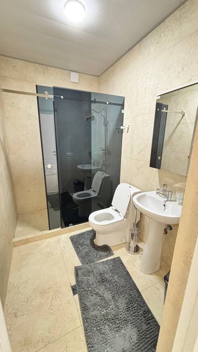 Сдаётся  двух  этажный, коттедж,таунхаус, дом в элитном районе