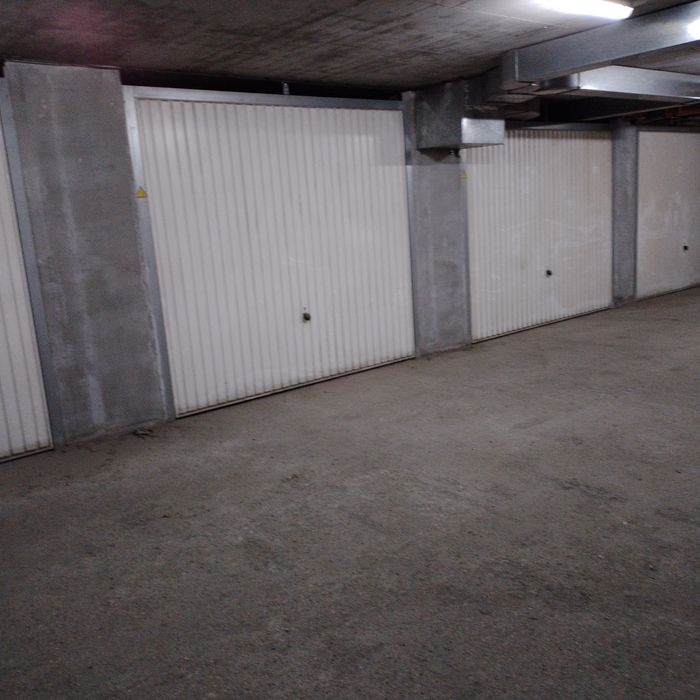 Продава се Гараж / Паркомясто в Русе, Център - 18 кв.м за 1500 €/кв.м - Снимка #2