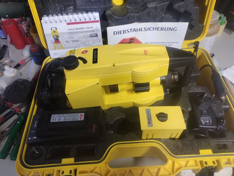 Statie totala Leica completa  .