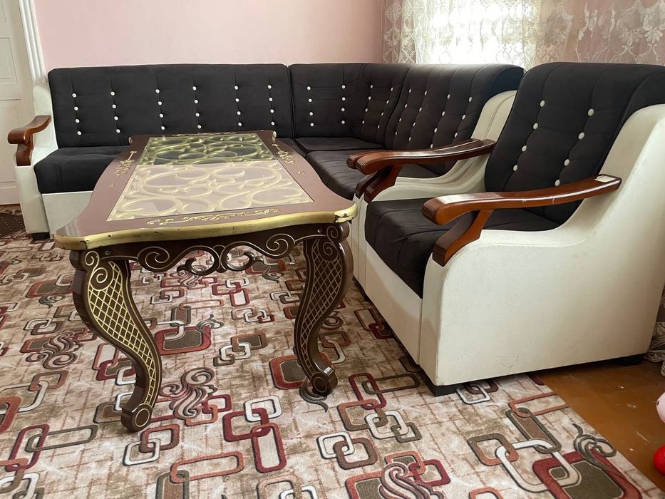 Уголок Диван Стол комплект!!