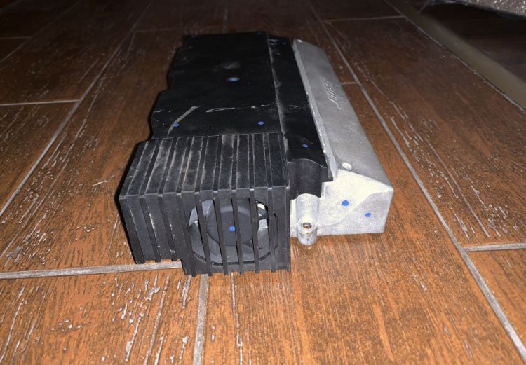 Statie amplificare Bose Audi Q7