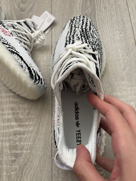 Yeezy Boost 350 V2 Zebra