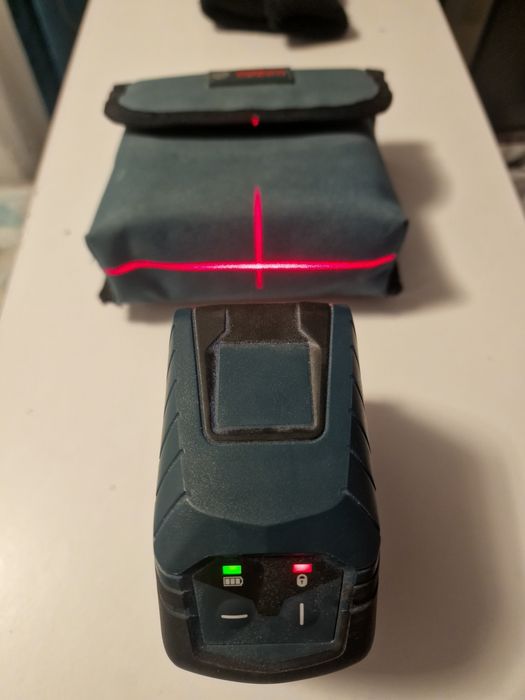 Nivela laser cu linii Bosch Professional GLL 2-10