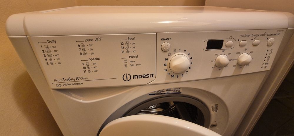Mașina de spălat Indesit