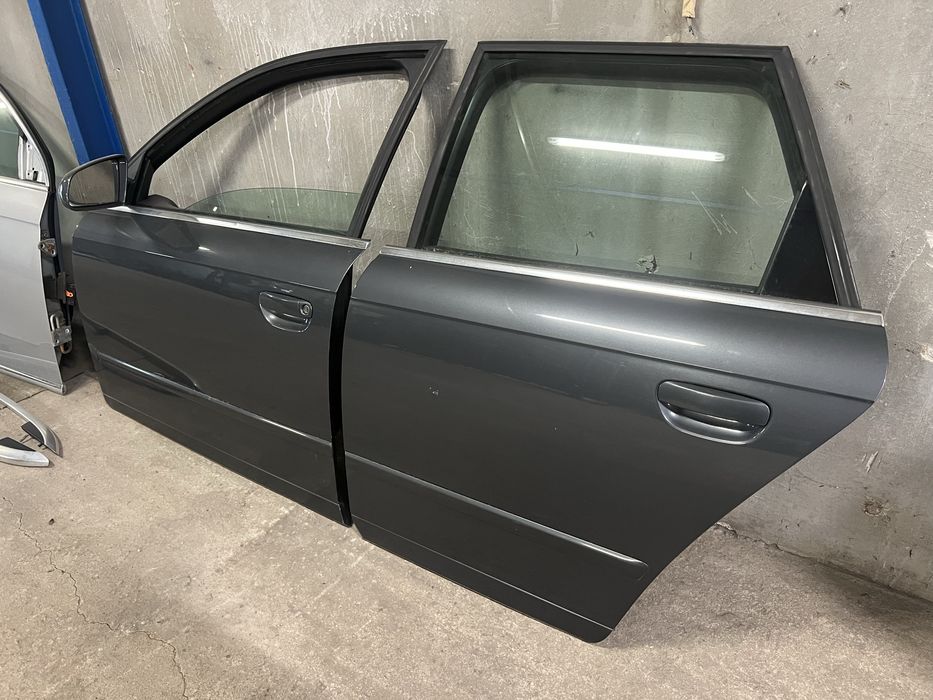 Врати Audi A4 B7 комби