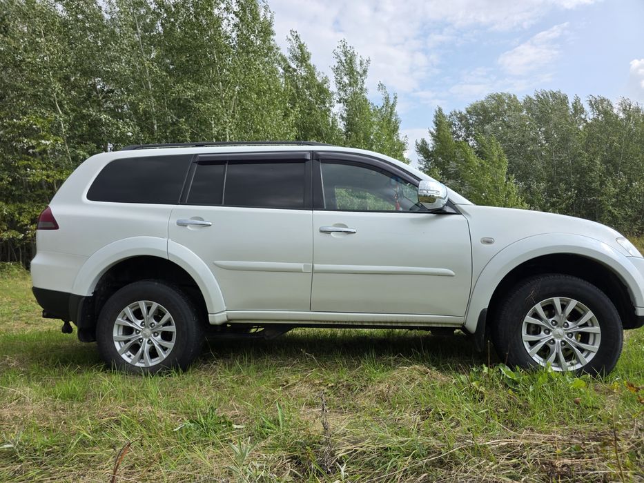 Продам Мицубиси паджеро спорт