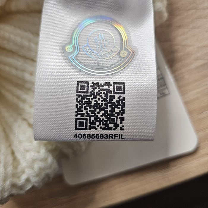 Caciula Moncler noua cu eticheta