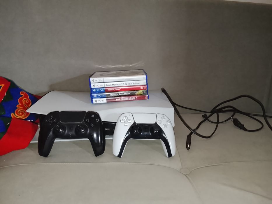PlayStation 5 в хорошем состоянии