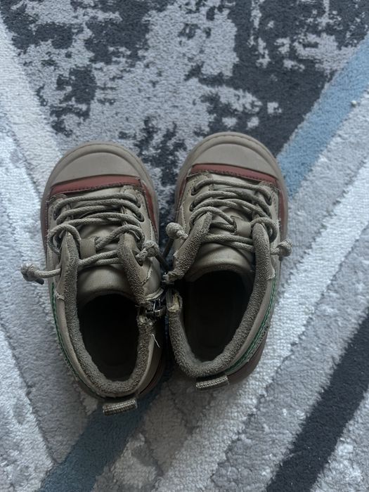 Отдам детскую обувь