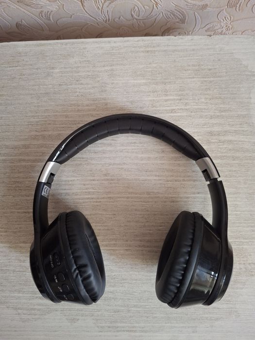 Продам наушники беспроводные.