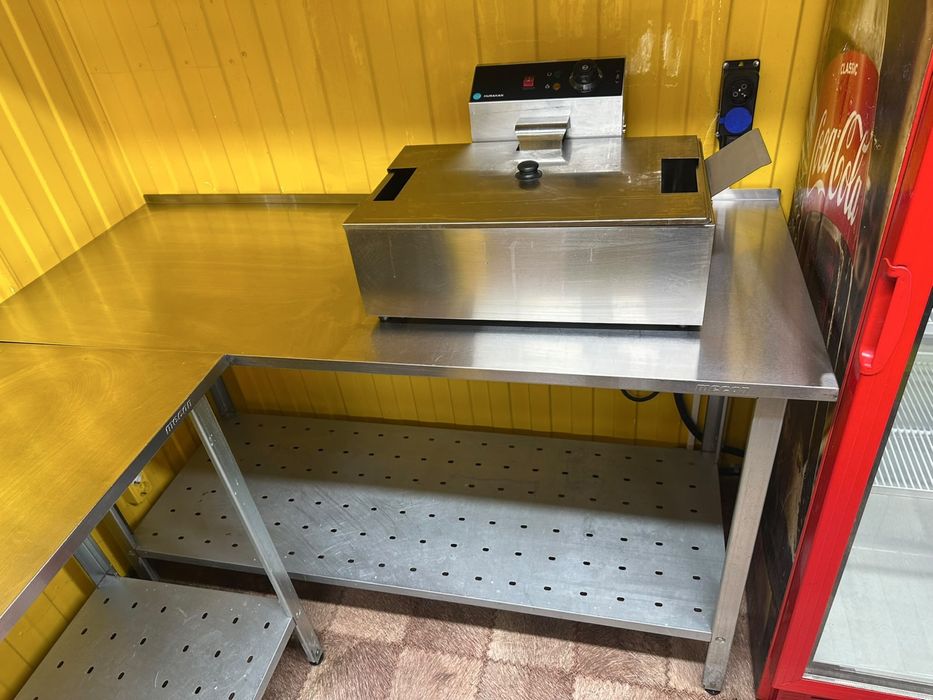 Продам два металлических стола