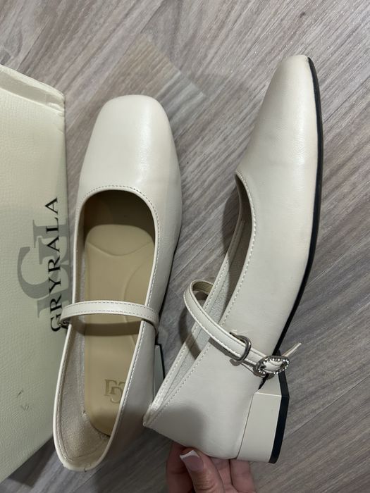 Балетки бежевые 37-38 размер продам