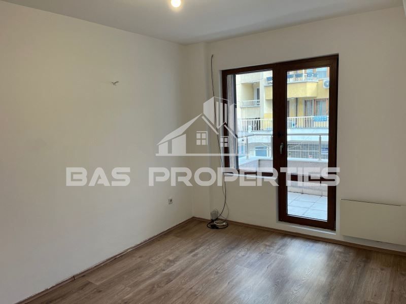 Продава се Тристаен апартамент в София, Център - 62 кв.м за 1933 €/кв.м - Снимка #4