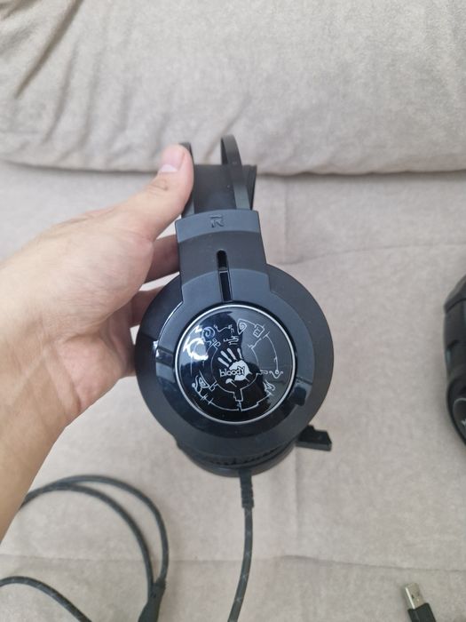 Продаеться клава и 2 гарнитуры