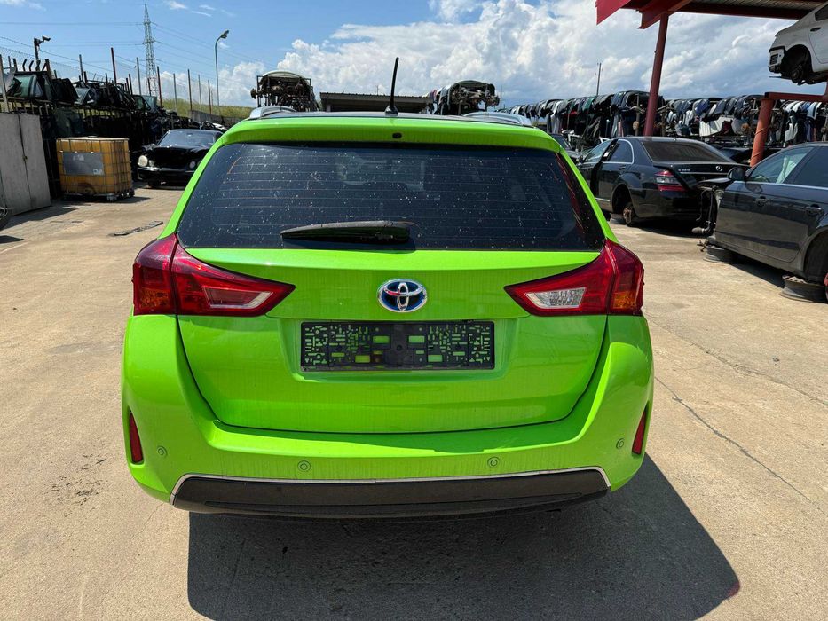 Тойота Аурис Хибрид