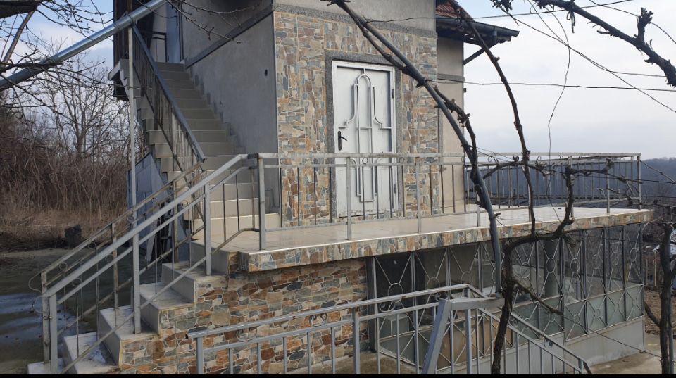 Продава се Къща в Русе, в.з. Касева Чешма - 80 кв.м за 447 €/кв.м - Снимка #1