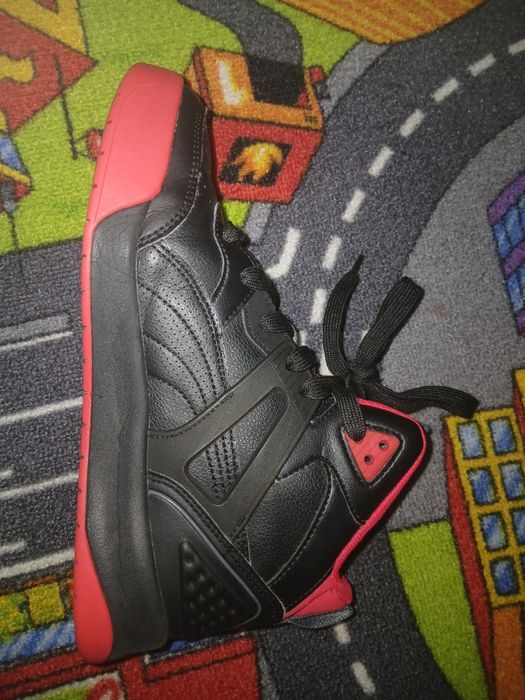 Adidași Puma aproape ca noi marimea 38