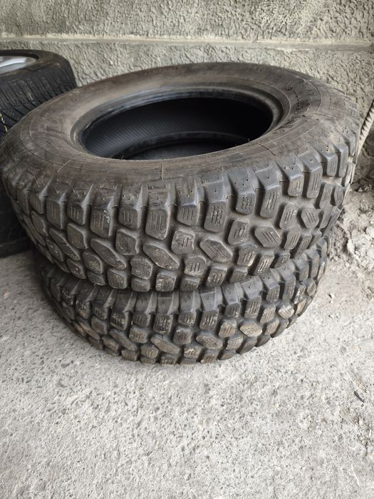 Два броя гуми 225/75R 16C