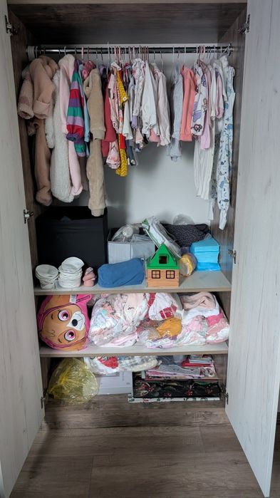 Детска стая - легло, бюро, нощно шкафче, голям шкаф, гардероб