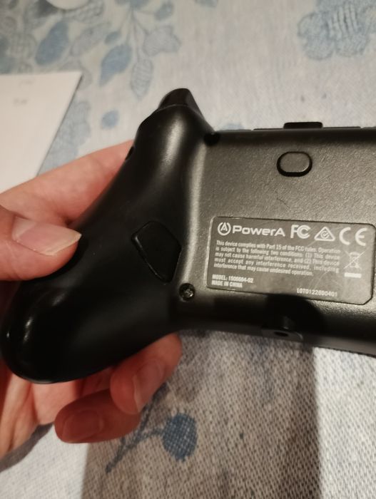 Controllere Xbox noi si folosite
