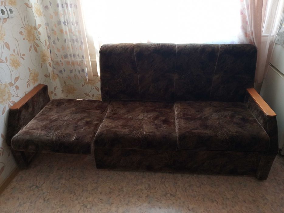 Диванчик подростковый б\у