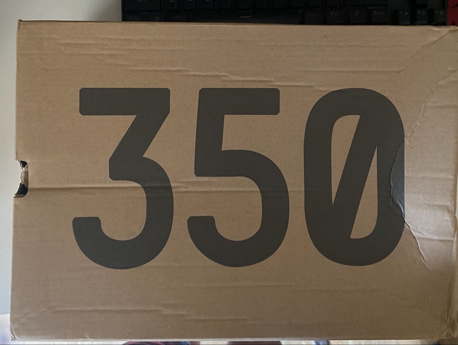 *НОВИ* Adidas Yeezy Boost 350 V2 Zebra DS