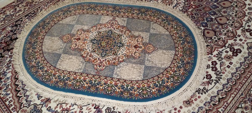 Gilam Sotiladi 150×300 va 100× 150