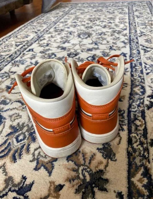 Jordan W 1 Mid DV1302-100
