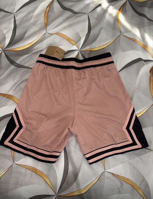 Pantaloni scurti Jordan. S; M; L