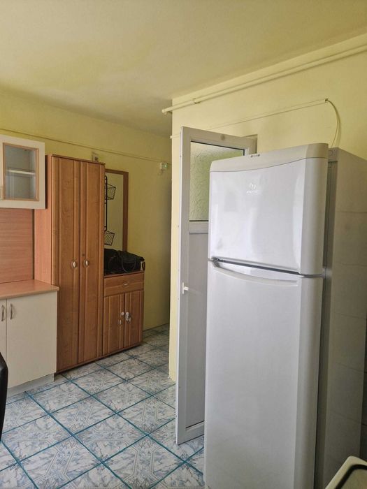 Inchiriere apartament 1 camera central langa Goldis - Confectii