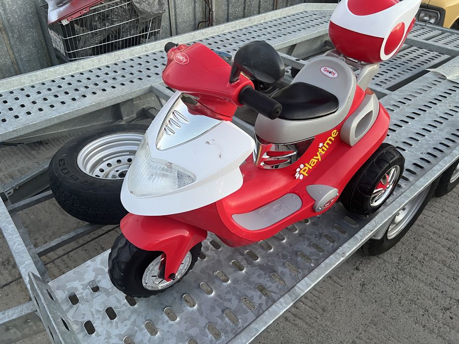 Детско акумулаторно моторче Geoby Playtime без батерия