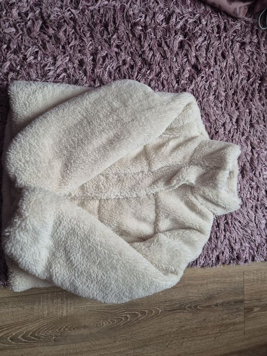 Geaca fete noua cu eticheta 146cm 10-11ani