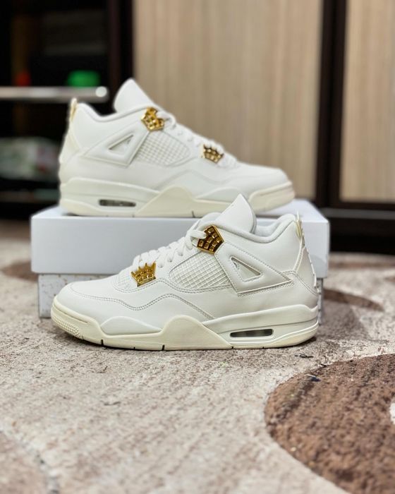 Jordan 4 Metallic Gold (W)