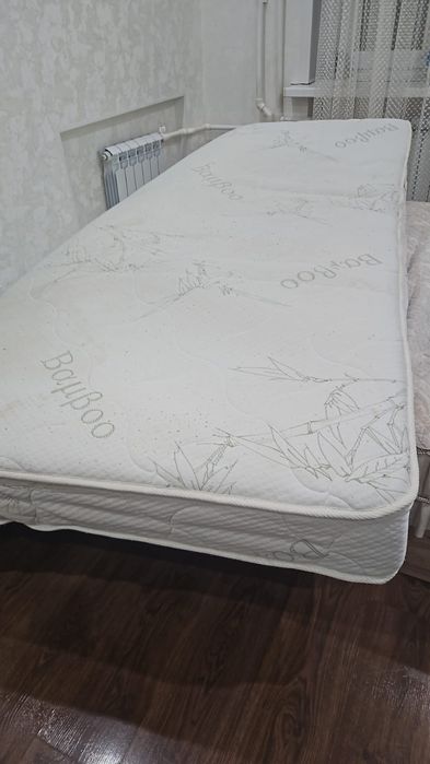 Продаем матрас состояния отличный только нужна химчистка