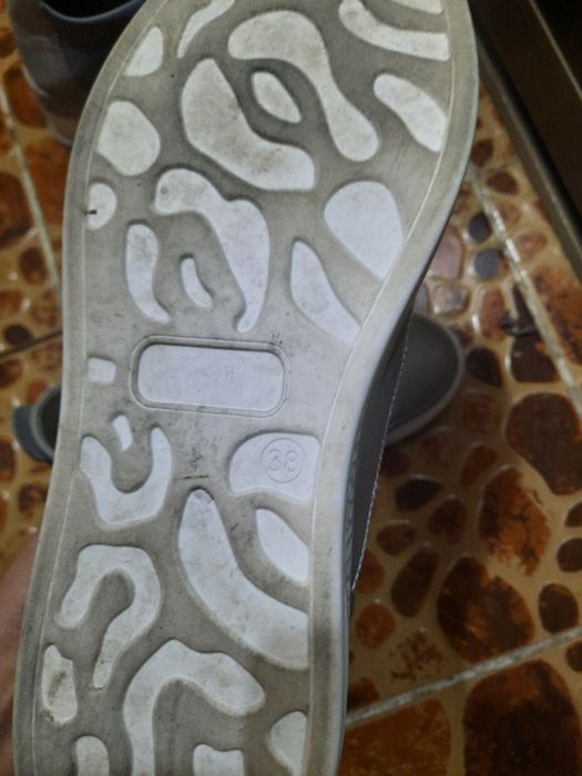 Женская обувь кроссовки