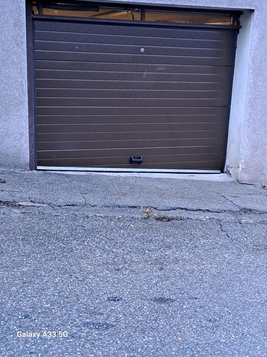 Ușă de garaj secționale