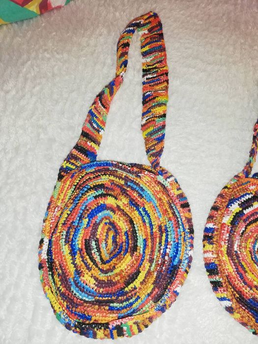 Ръчно плетени артикули от найлонови торбички