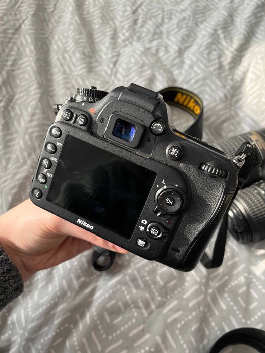 Nikon D7100 + Obiective (18-55 mm si 55-300 mm) - 14400 Cadre!